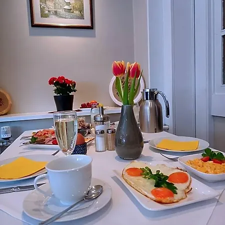 Zum Roten Tore Hotel