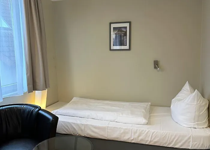 Zum Roten Tore Otel
